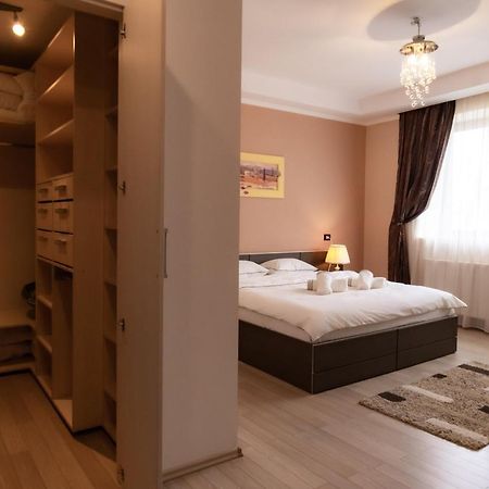 Апартаменты Db Apt - Comfort And Space In The Heart Of Old Town Брашов Экстерьер фото