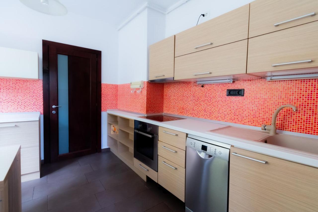 Апартаменты Db Apt - Comfort And Space In The Heart Of Old Town Брашов Экстерьер фото