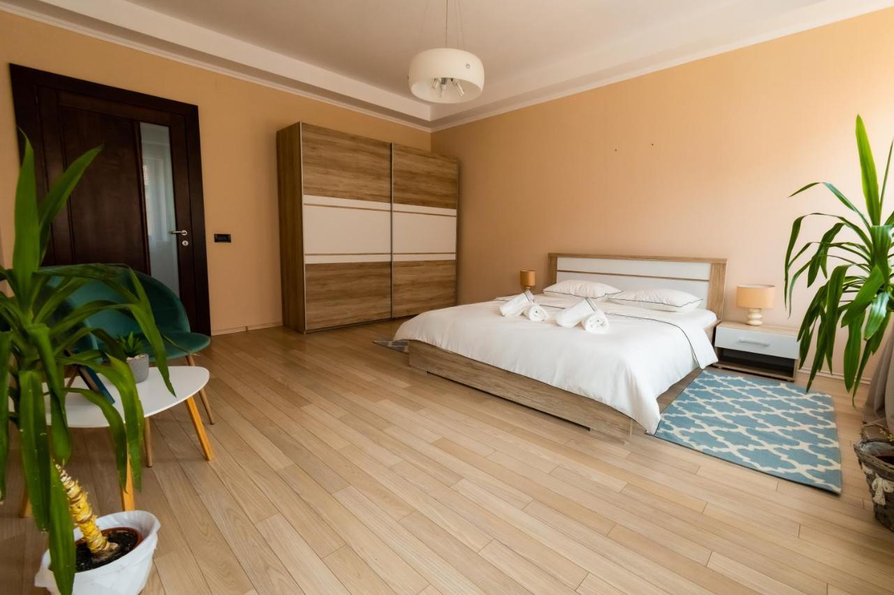 Апартаменты Db Apt - Comfort And Space In The Heart Of Old Town Брашов Экстерьер фото